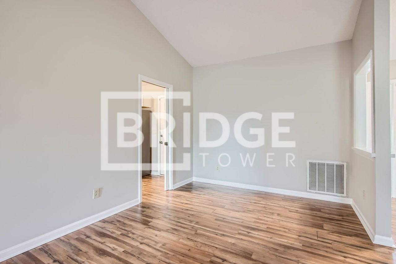 7201 Canyon Dr - Photo 7 of 24