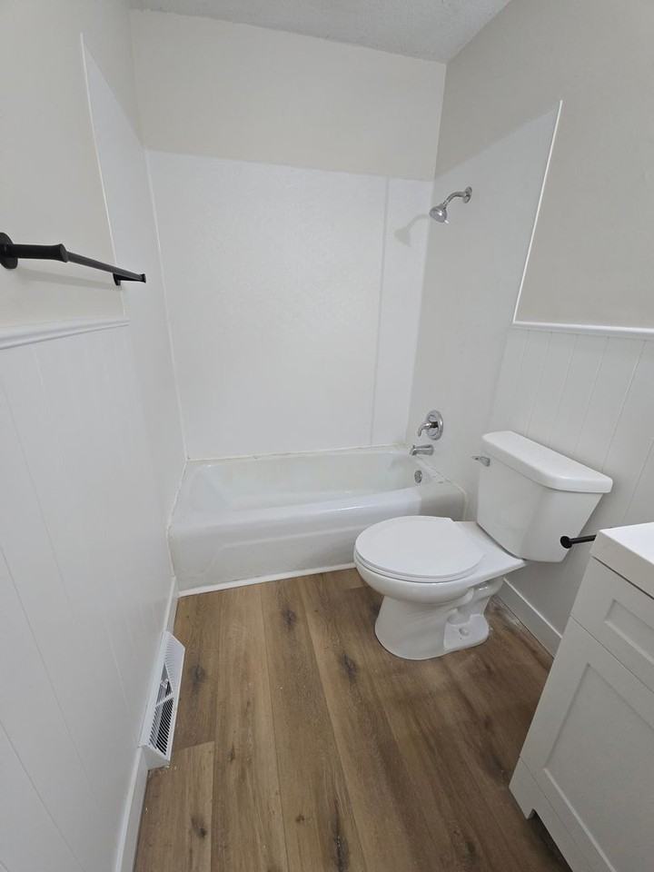 4309 W Bethany Dr - Photo 6 of 9