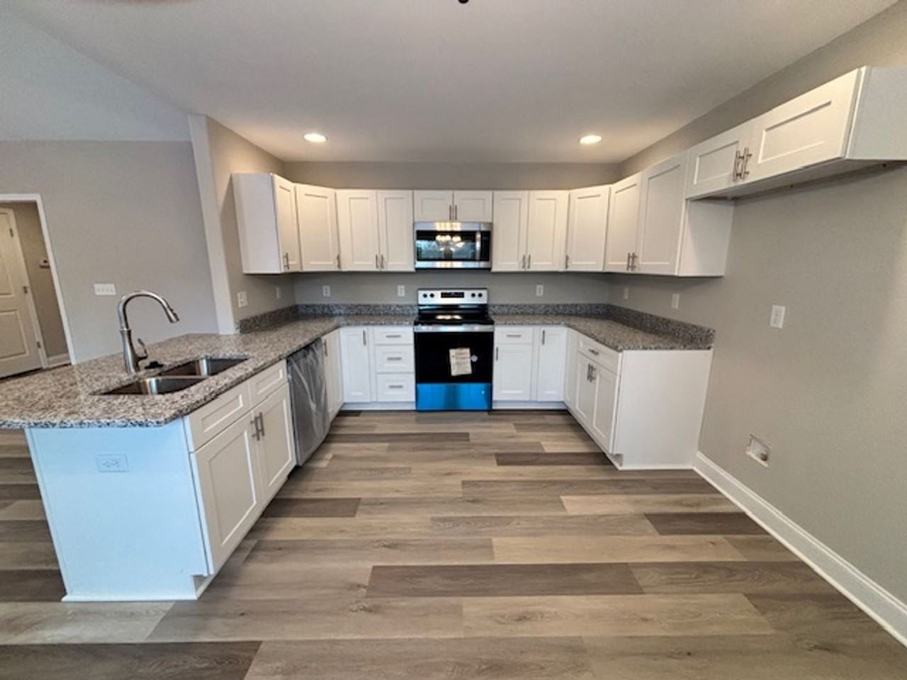 1146 Melody Ave - Photo 4 of 19