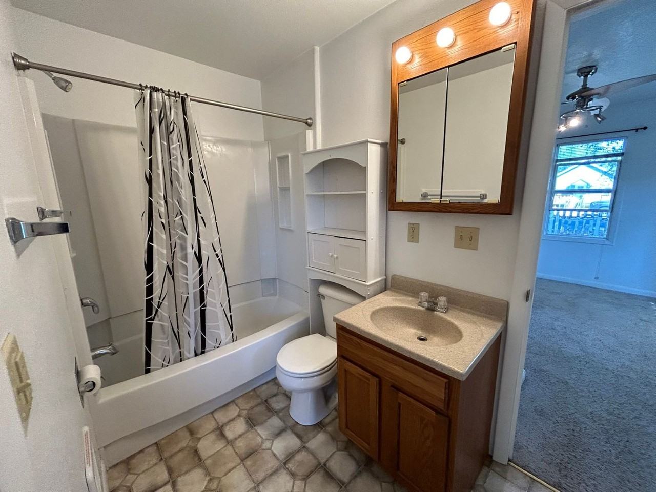 1015 E Fremont Ave - Photo 3 of 42