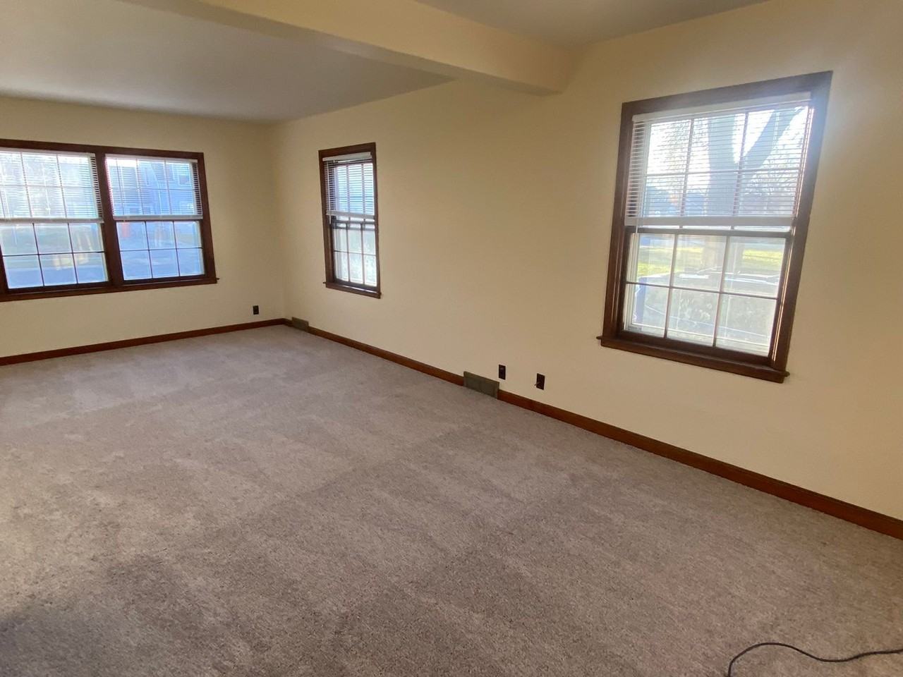 1309 Harding Ave - Photo 5 of 23