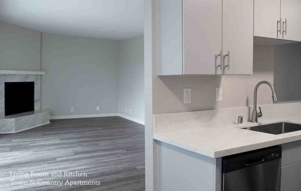 Town & Country Apartments - Photo 4 of 12