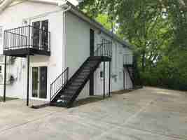 featured image of 210 Marion St