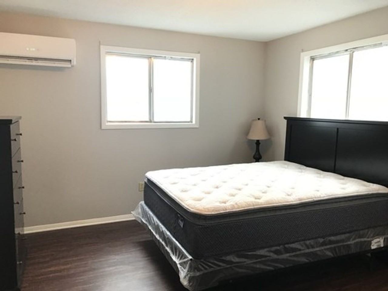 210 Marion St - Photo 6 of 8