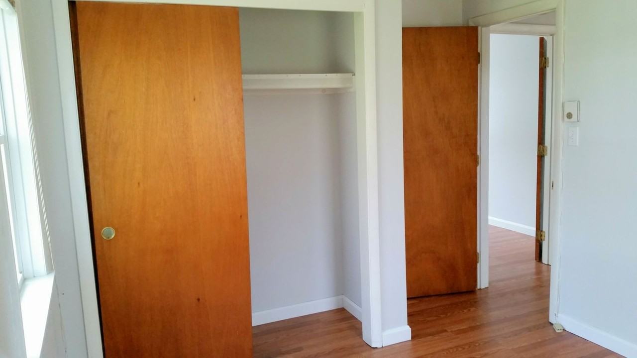 61 Johansen St - Photo 3 of 12