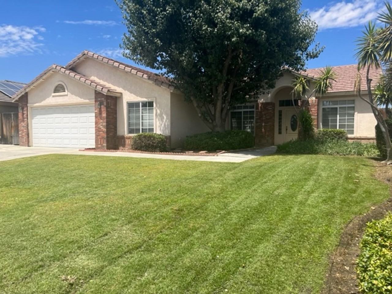 10906 Academy Ave - Photo 2 of 19