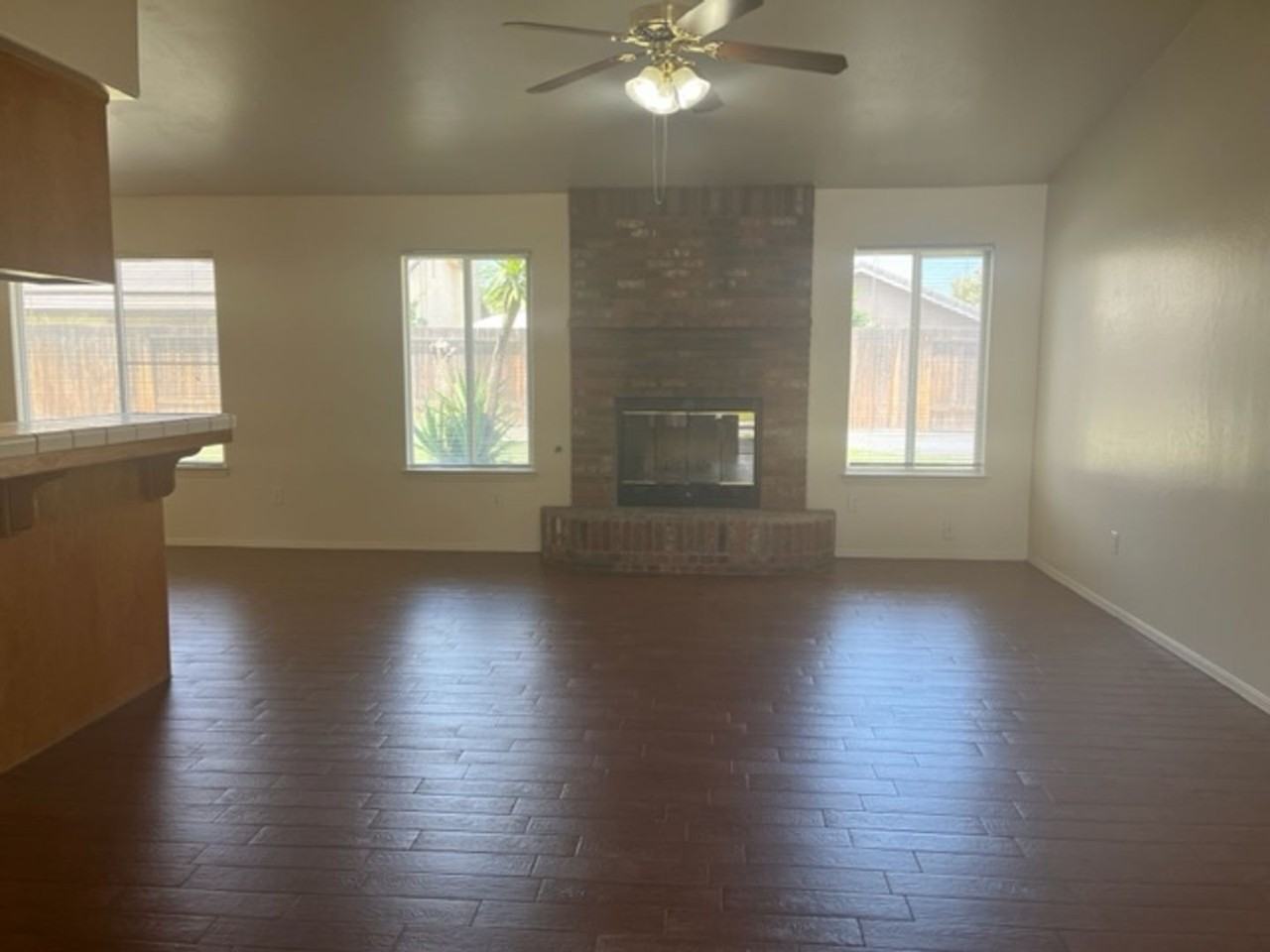 10906 Academy Ave - Photo 3 of 19