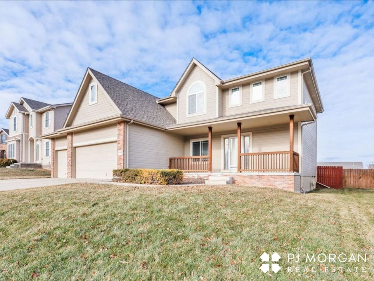 4606 Victoria Ave - Photo 2 of 29