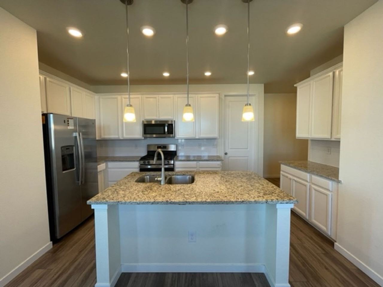 1547 Quest Aly - Photo 3 of 23