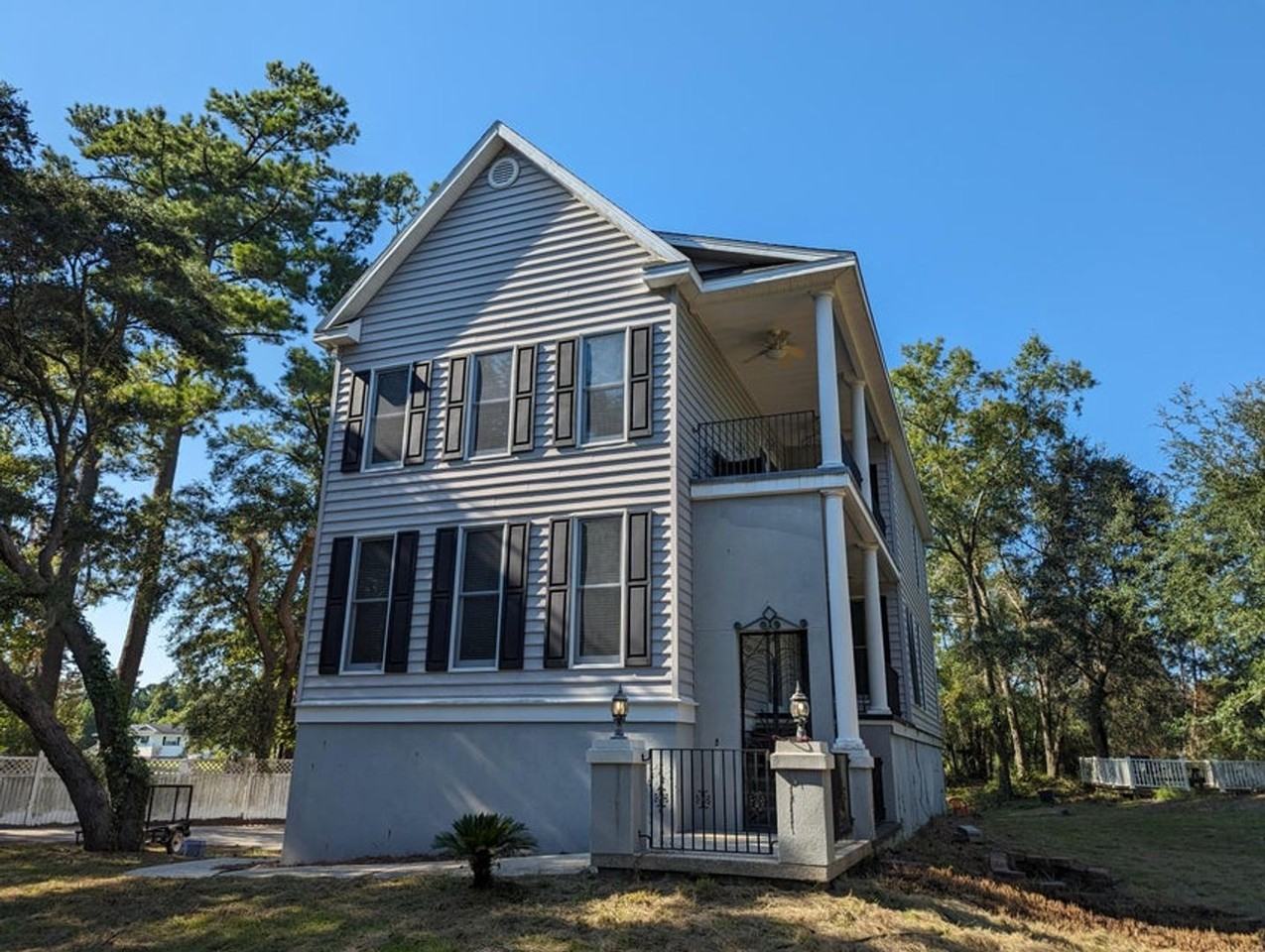 2944 Old Pond Rd - Photo 3 of 18
