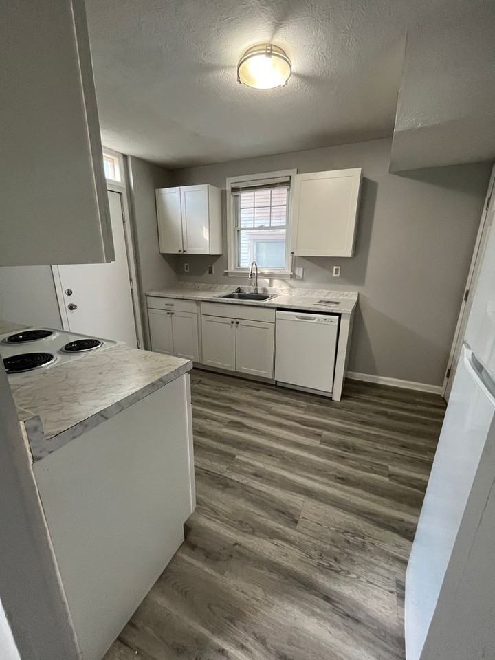 635 Seymour Ave - Photo 6 of 16