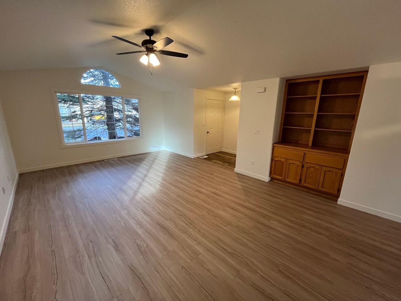 1865 Ne Windy Tree Ct - Photo 2 of 18