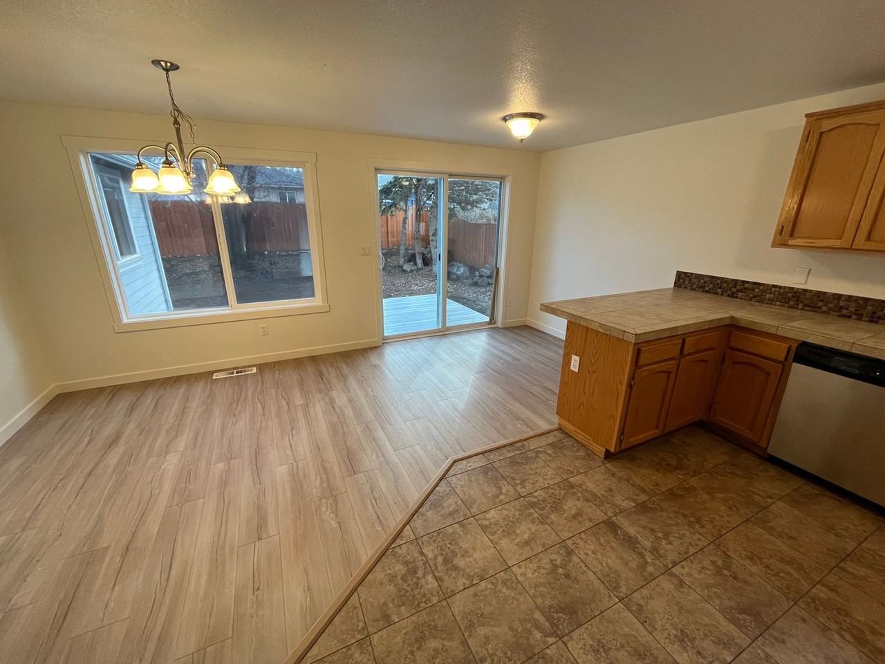 1865 Ne Windy Tree Ct - Photo 4 of 18