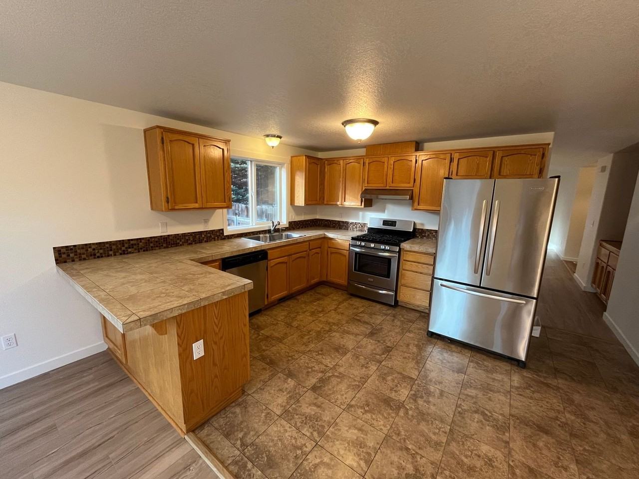 1865 Ne Windy Tree Ct - Photo 5 of 18