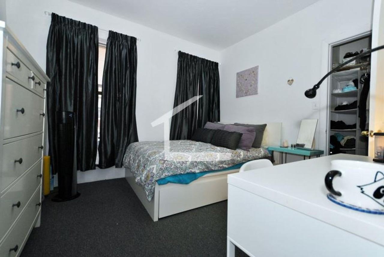 878 Huntington Ave - Photo 7 of 8