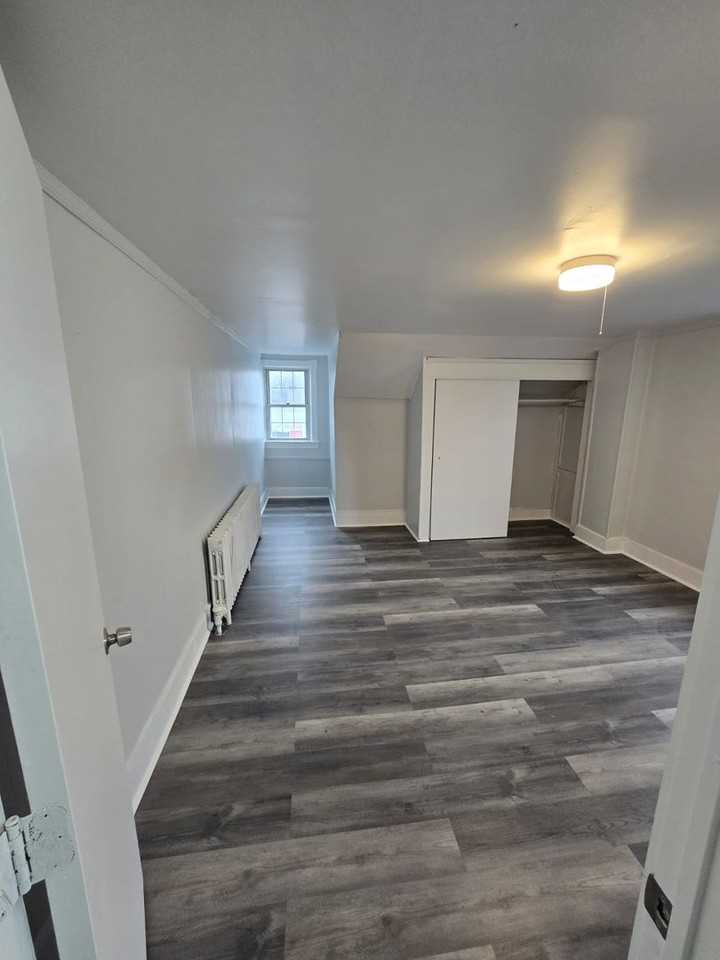 64 Wayne Ave - Photo 2 of 32