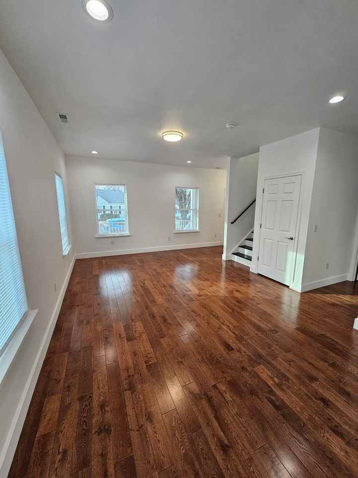 1411 Greenville Ave - Photo 3 of 28