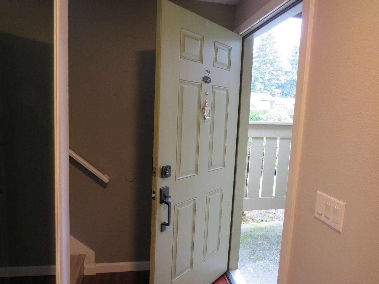 10037 Ne 138th Pl #D8 - Photo 4 of 29