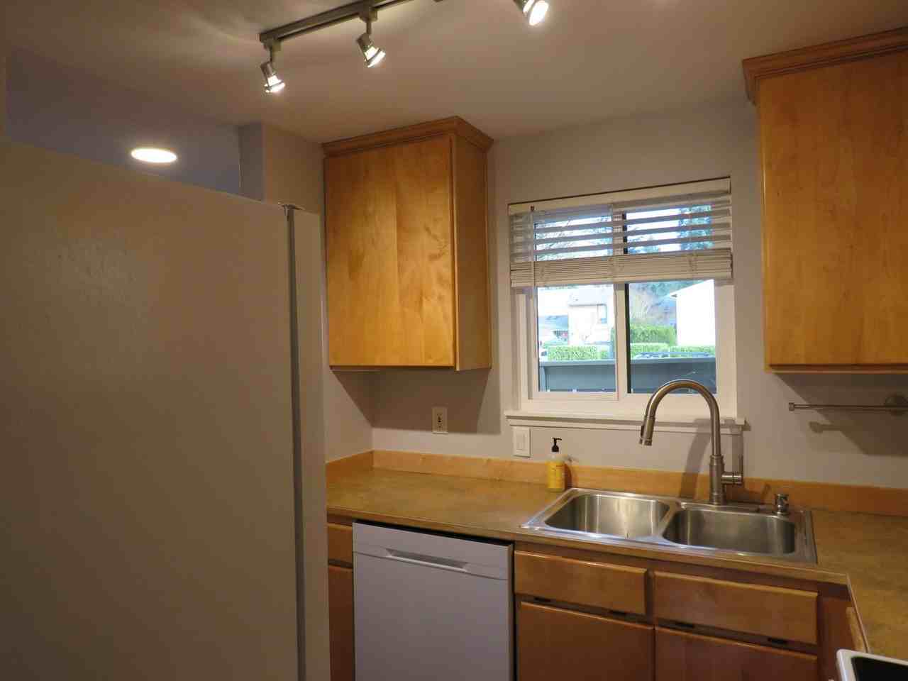 10037 Ne 138th Pl #D8 - Photo 6 of 29