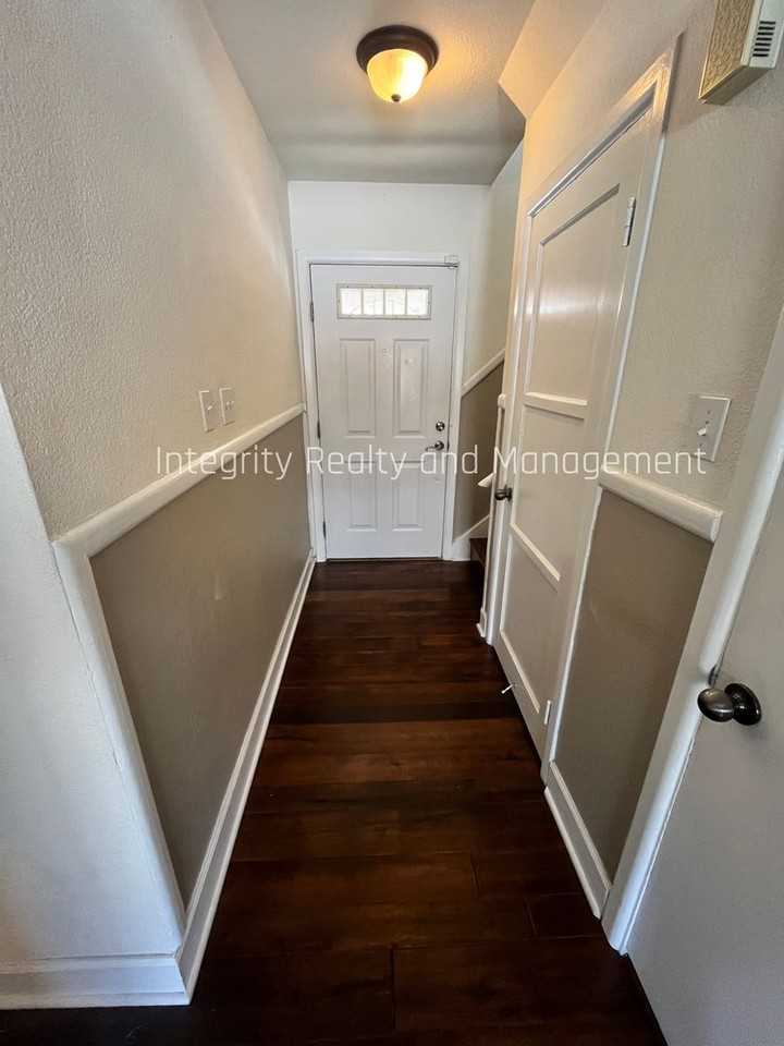 270 Pontiac St - Photo 2 of 35