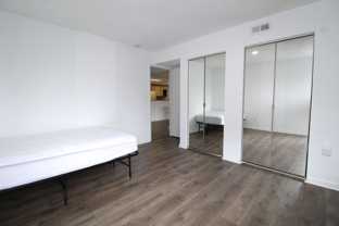 1372 Hunters Rd Apt E #Apt E - Photo 1 of 1
