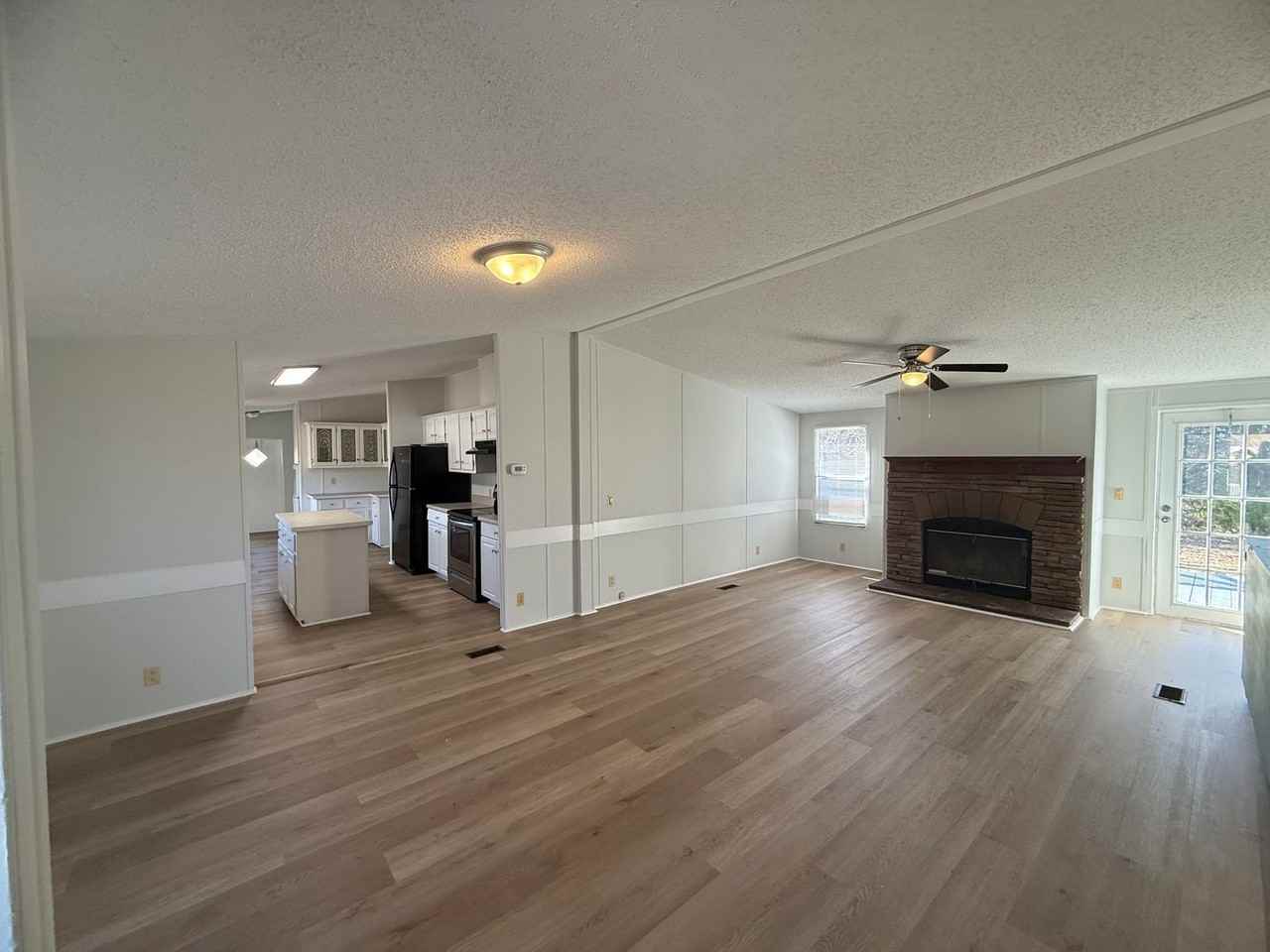 1740 Bridgewater Dr - Photo 2 of 12