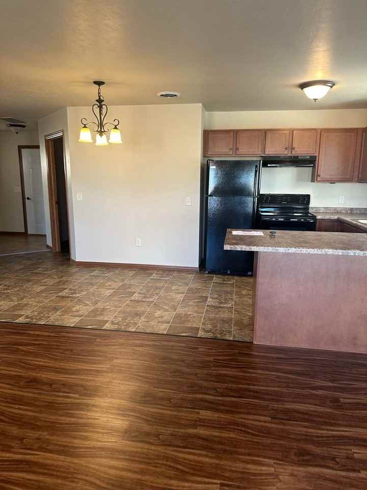 2184 S Broadway - Photo 2 of 20