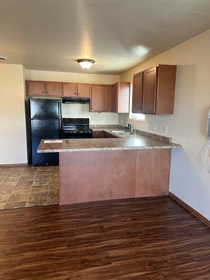 2184 S Broadway - Photo 3 of 20