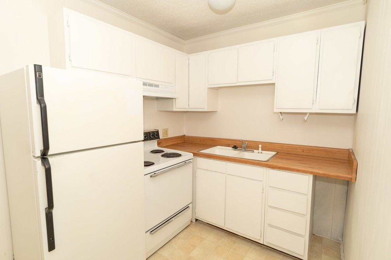 124 Fidelity St - Photo 3 of 7