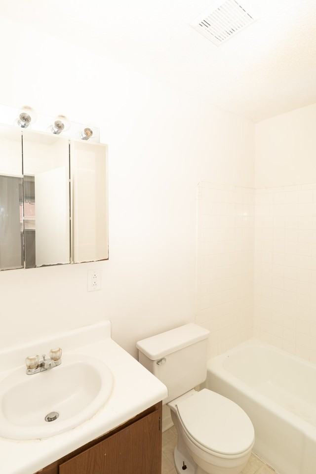 124 Fidelity St - Photo 6 of 7