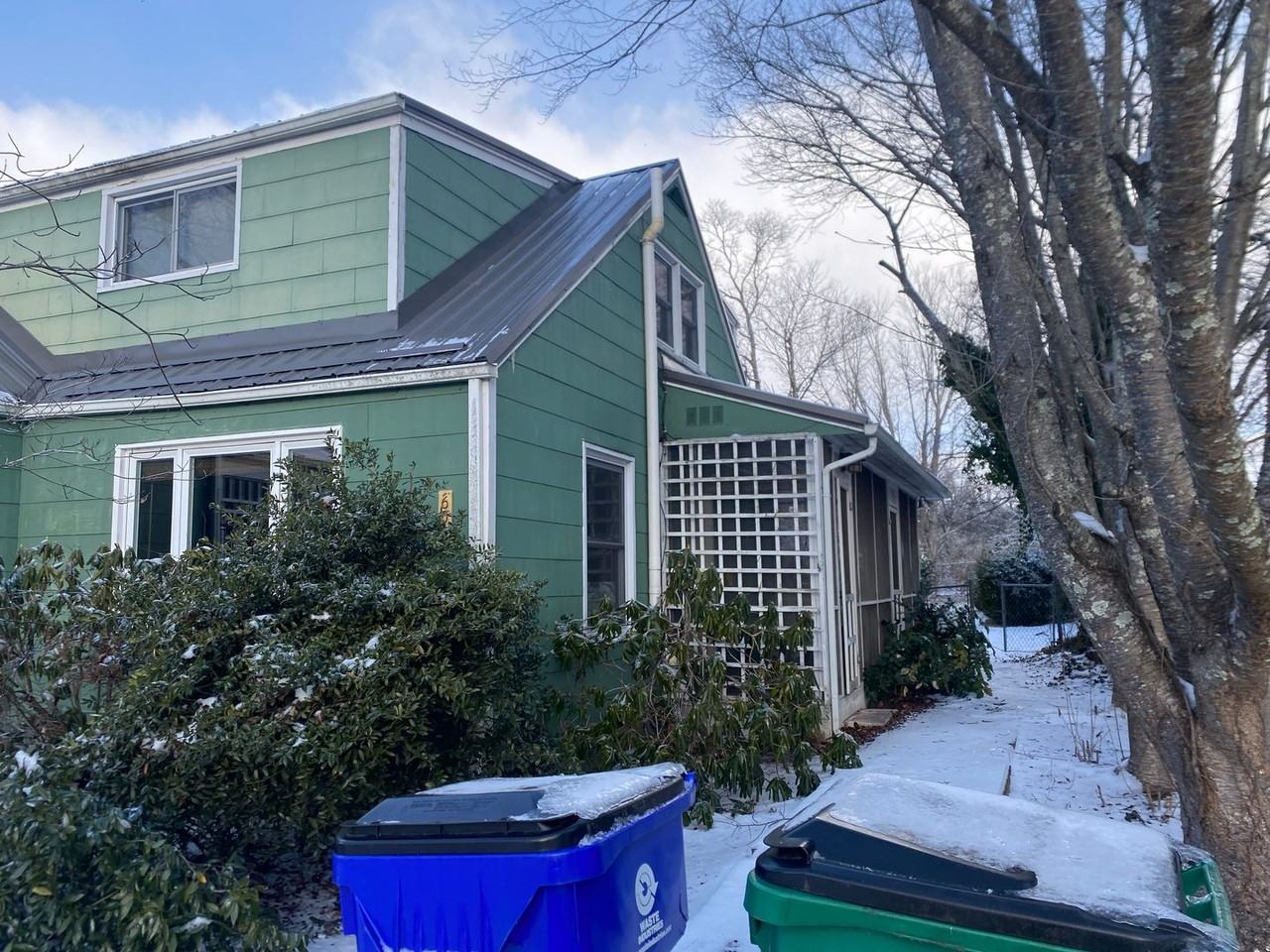 606 Fairview Ave - Photo 3 of 4