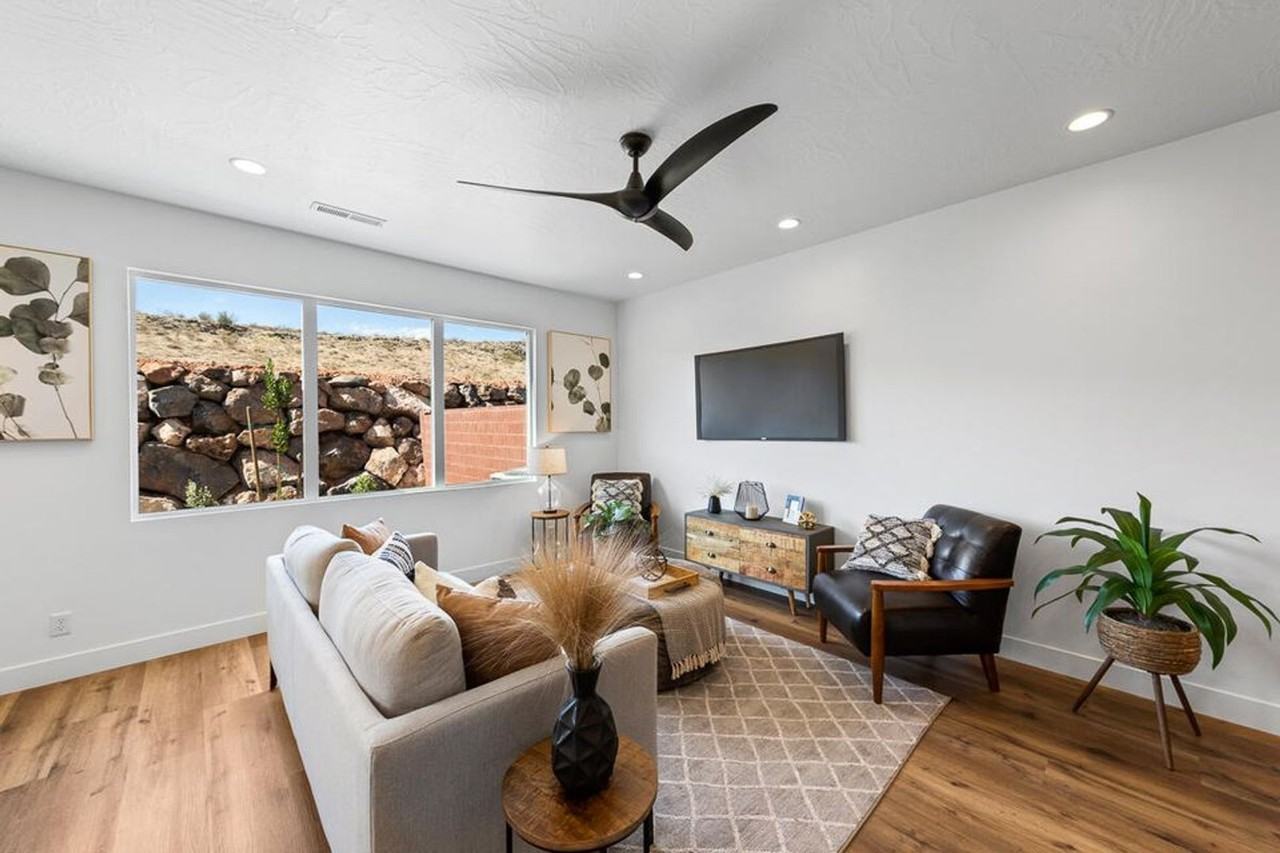 762 E Desert Cactus Dr - Photo 4 of 29