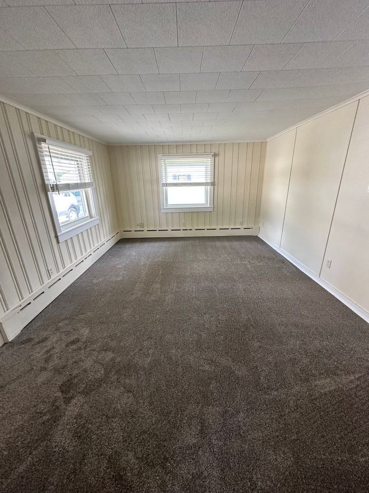 1413 E Caracas Ave - Photo 5 of 14