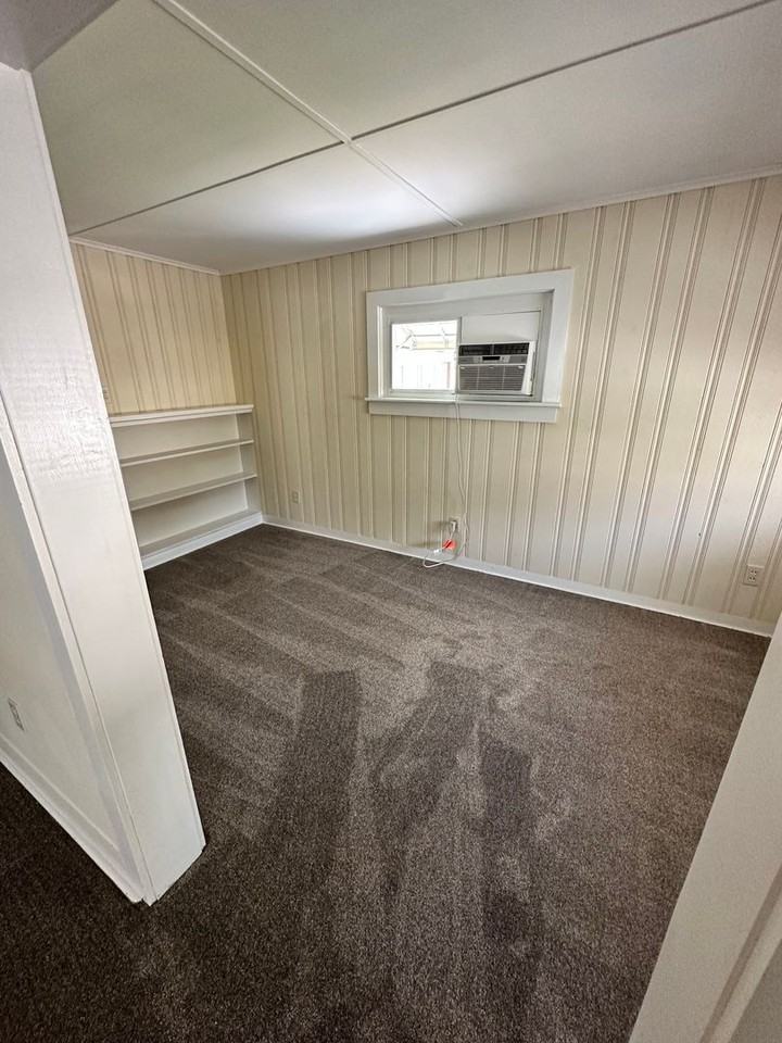 1413 E Caracas Ave - Photo 6 of 14