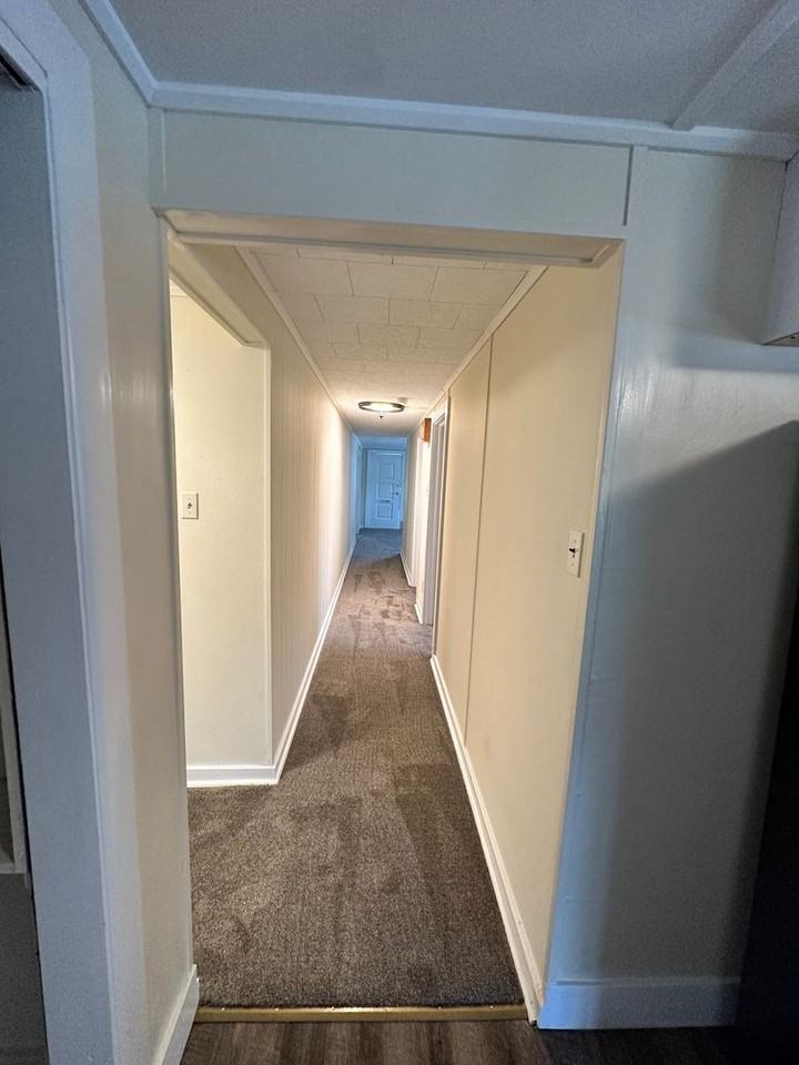 1413 E Caracas Ave - Photo 7 of 14