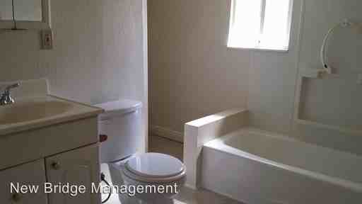 590 N 1st St - Photo 3 of 6