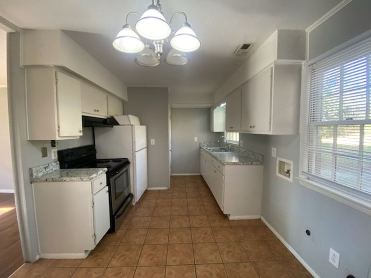 4206 S Dowfield Dr - Photo 5 of 9