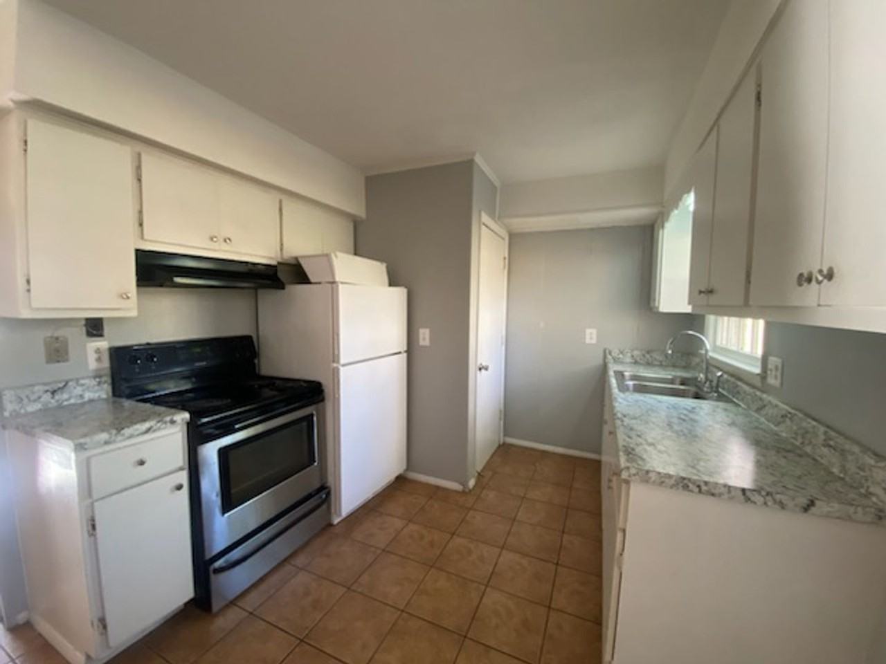 4206 S Dowfield Dr - Photo 6 of 9