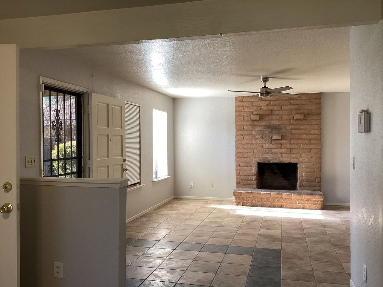 3325 E Pine Ave - Photo 3 of 17