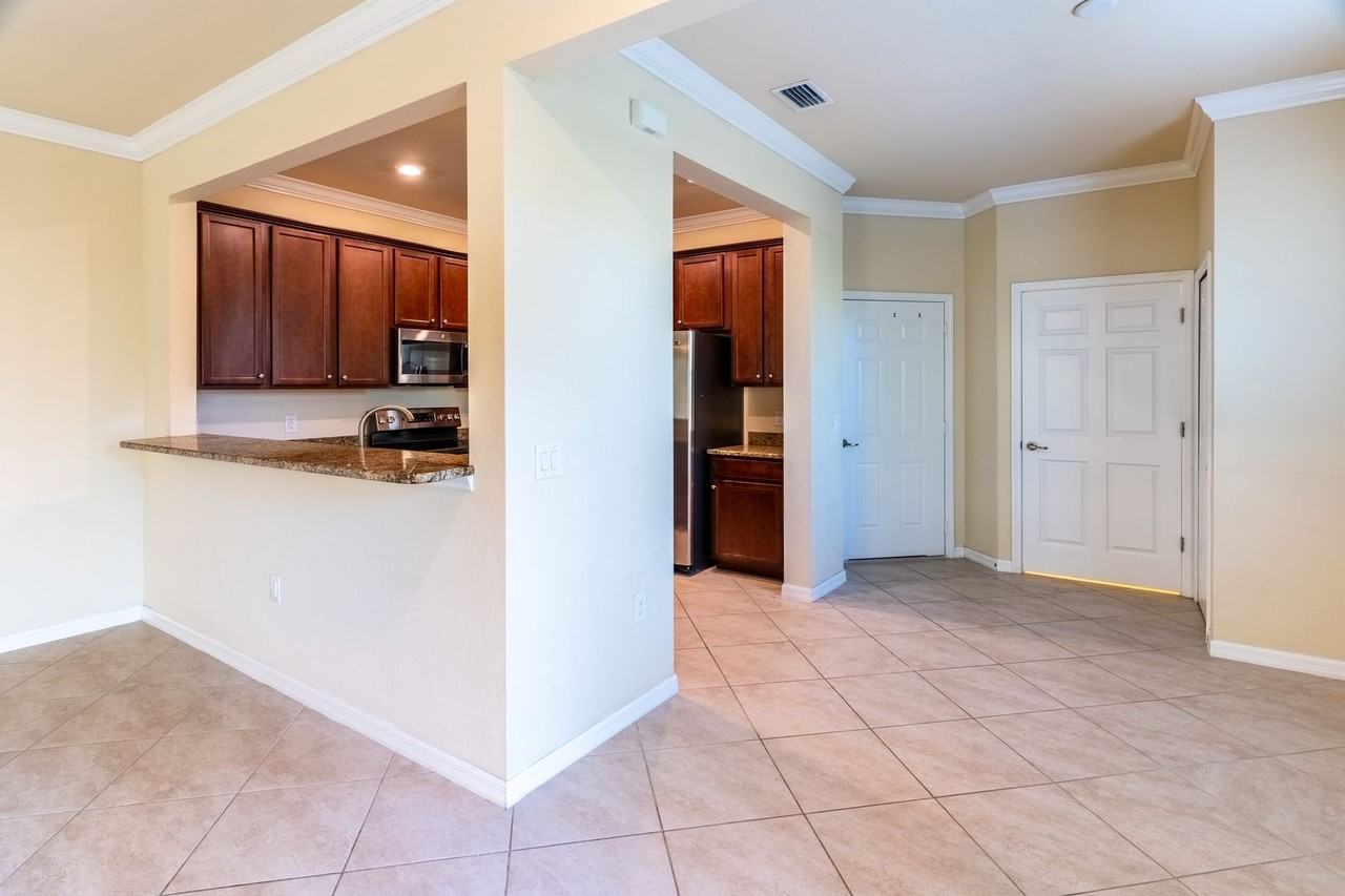 10274 Via Colomba Cir - Photo 7 of 29