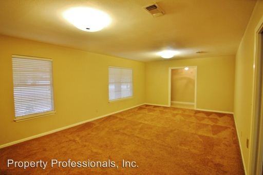 304 Acorn Dr - Photo 2 of 12