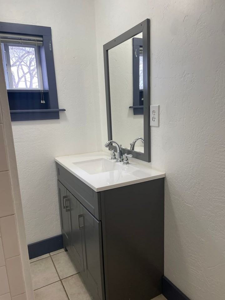 507 W 4th St - Photo 5 of 8