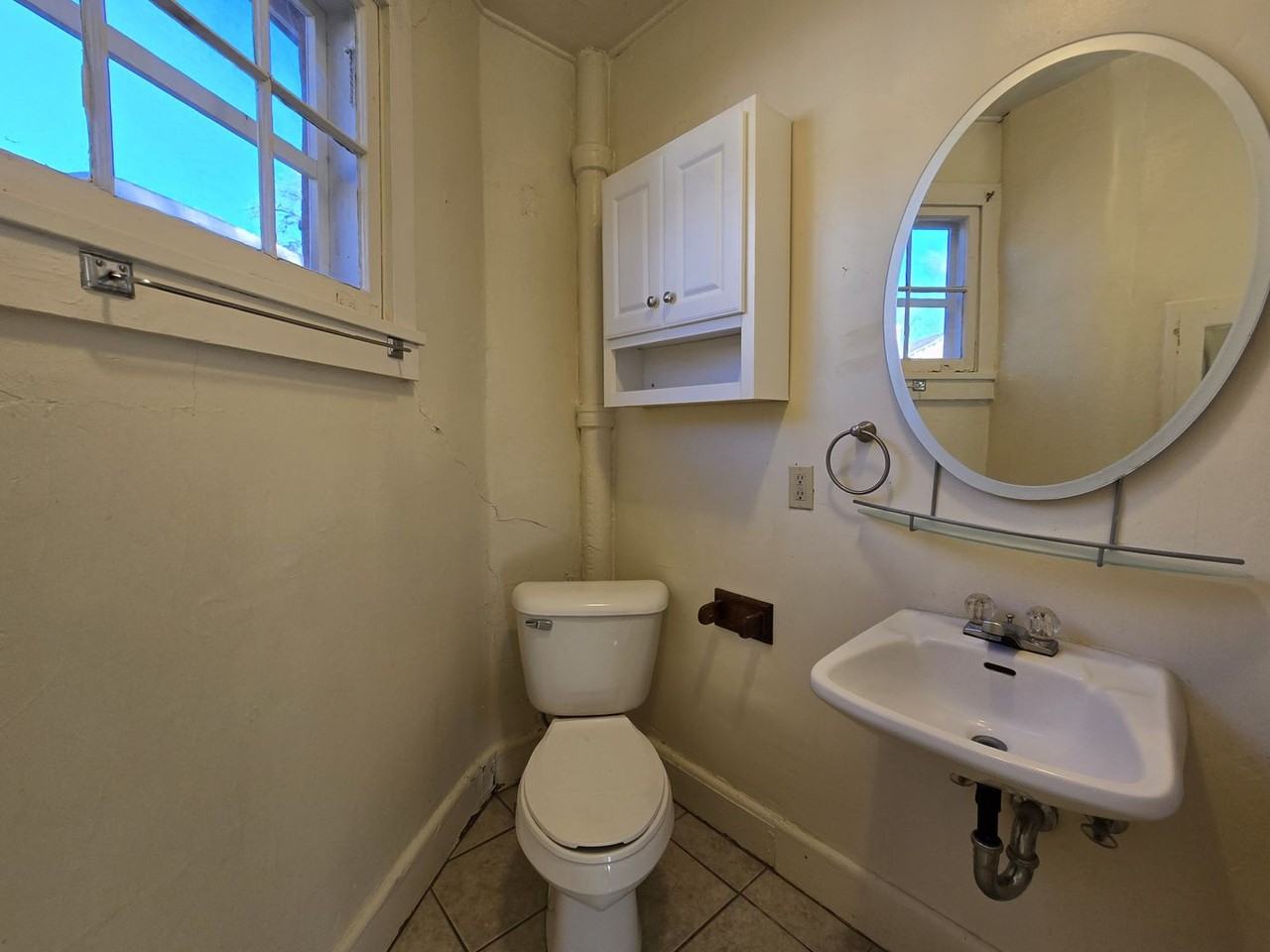 259 Staab St - Photo 7 of 14