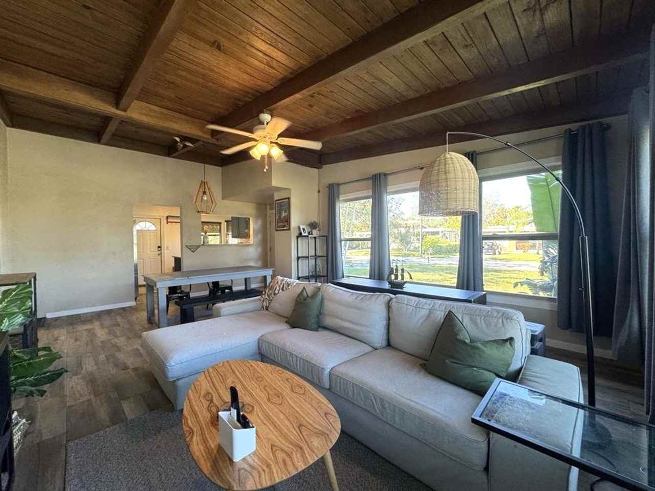 115 5th St - Photo 3 of 16