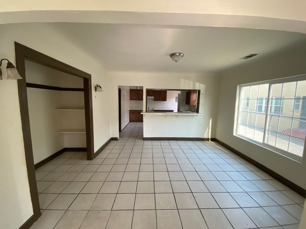 2537 Cincinnati St - Photo 2 of 6