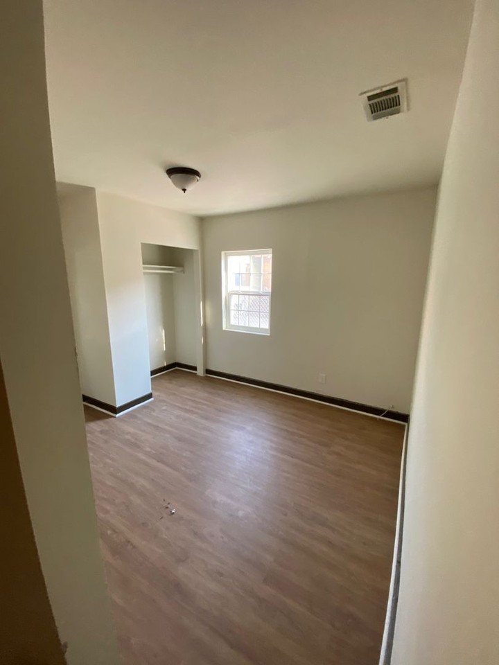 2537 Cincinnati St - Photo 4 of 6