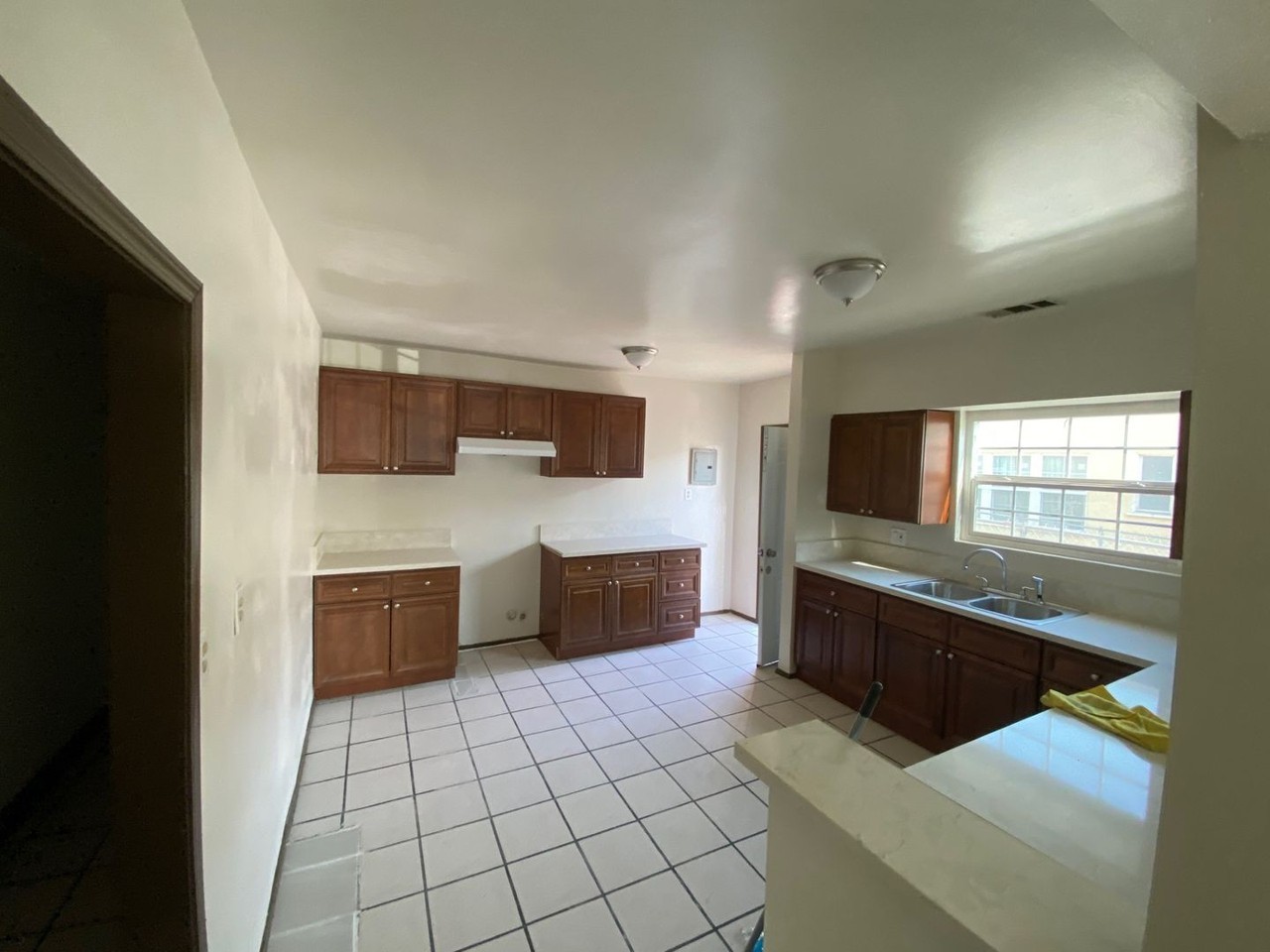 2537 Cincinnati St - Photo 5 of 6