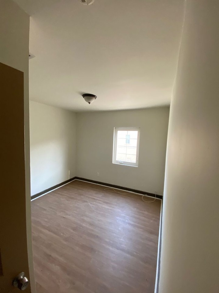 2537 Cincinnati St - Photo 6 of 6