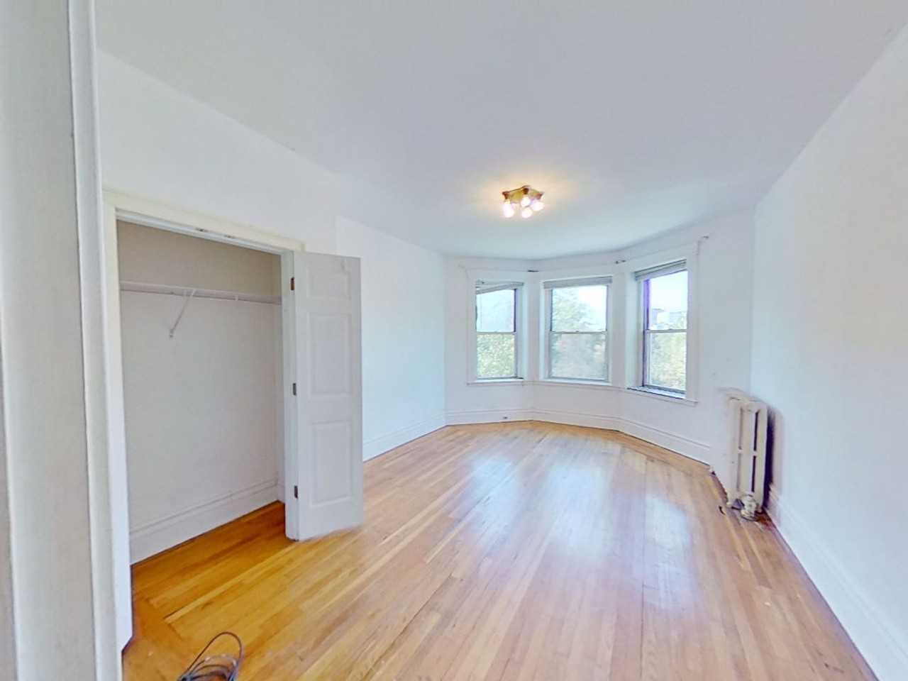 80 Fenway - Photo 5 of 19