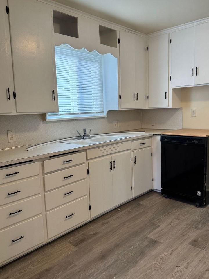 2008 E College Way - Photo 4 of 13